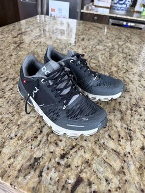 On Running Women’s Athletic Shoes in Black and Gray
